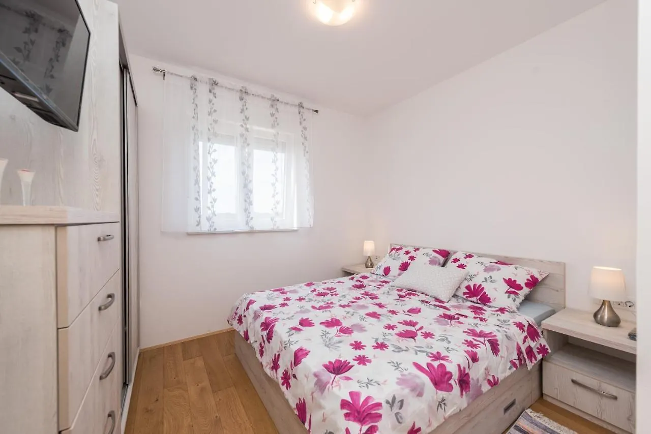 Zoran Brand New Modern Apartments Mandre Kroatien