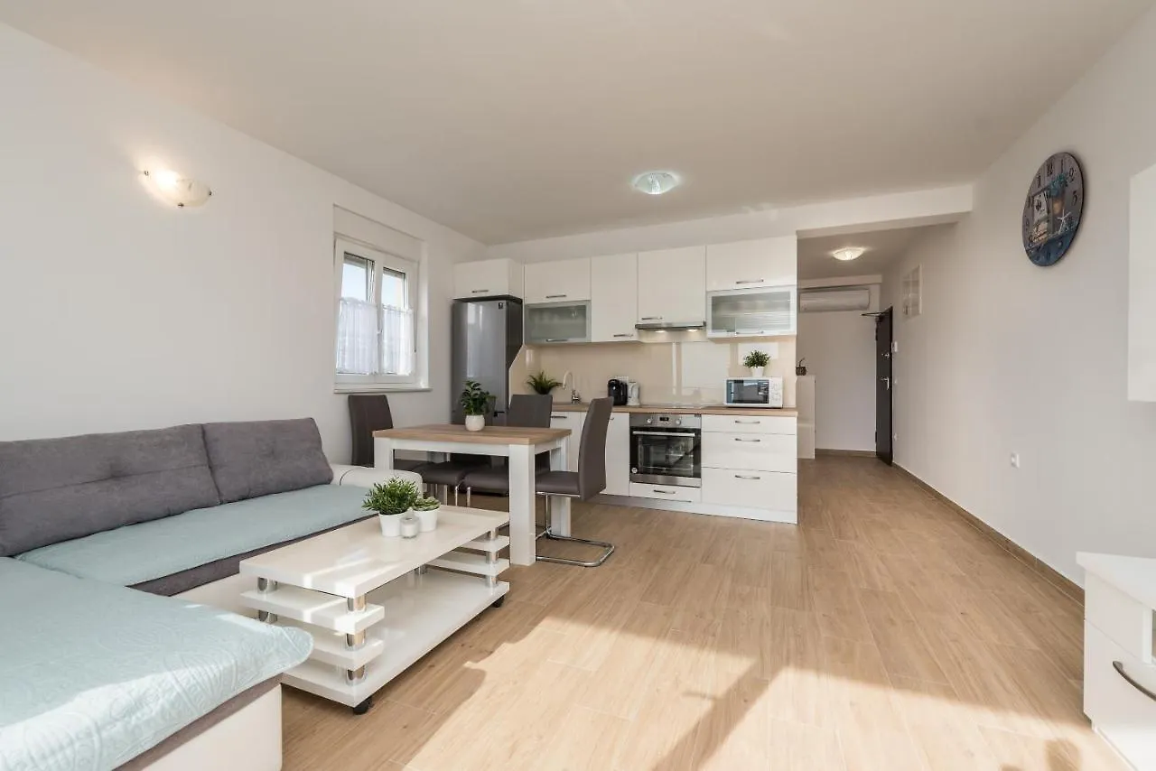 Zoran Brand New Modern Apartments Mandre Croazia